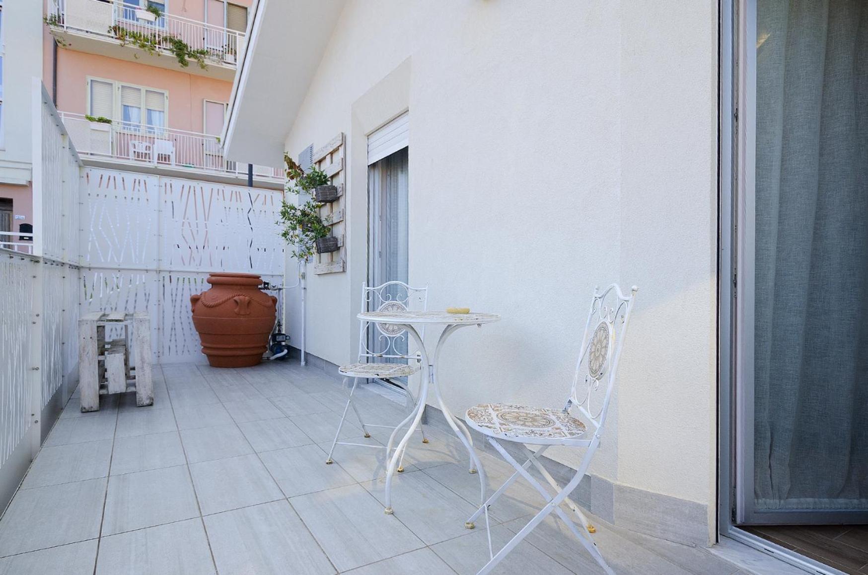Lo Scorcio Sul Mare Apartment Marina di San Vito Luaran gambar